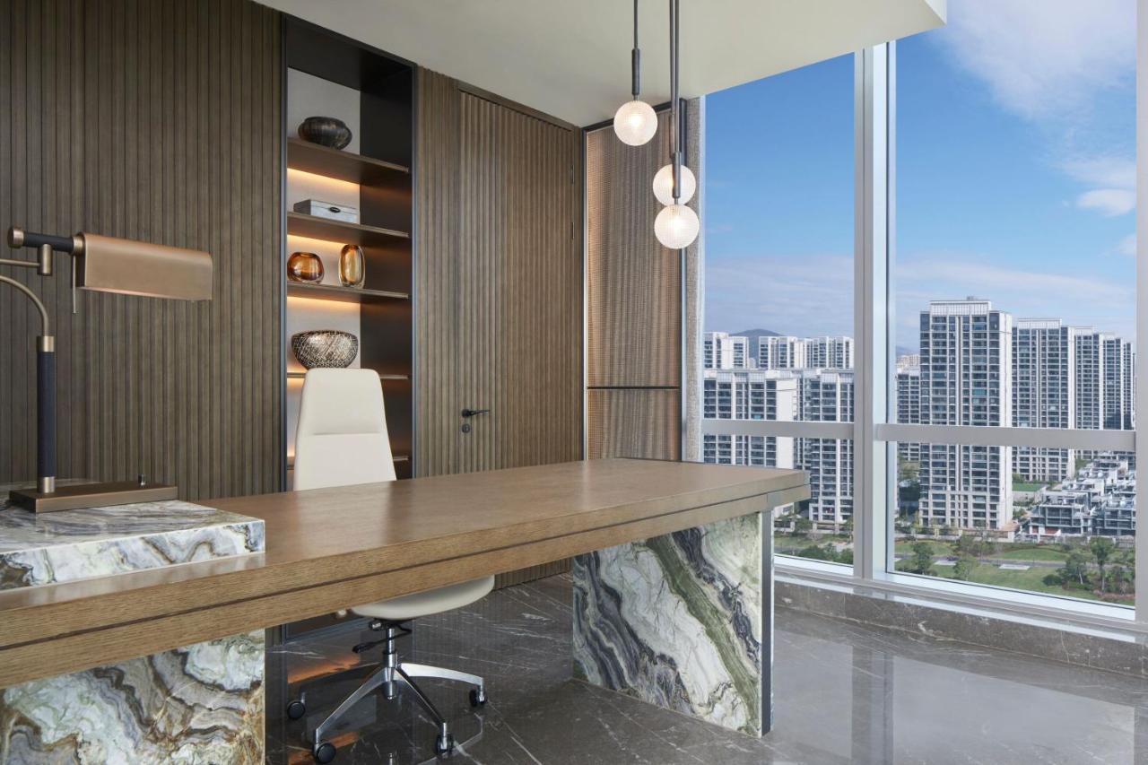 Отель Courtyard By Marriott Wenzhou Yueqing Экстерьер фото