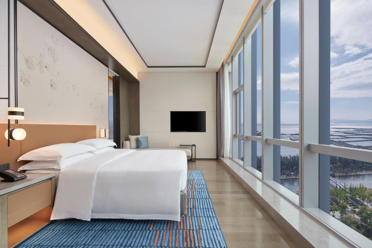 Отель Courtyard By Marriott Wenzhou Yueqing Экстерьер фото